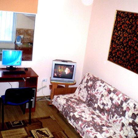 1 Ком Квартира 1 Этаж 3 Дивана, Wi-Fi, Центр Города, Садовая-Чкалова "Сильпо" И "Атб" Отдельный Дом 2 Этажа Mykolaïv Extérieur photo